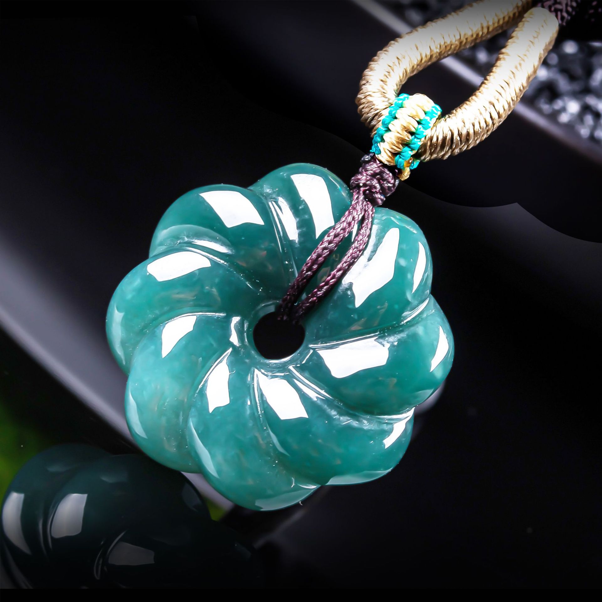 Jewelry & Watches Ltd - Natural Burmese Jadeite Flower Pendant Necklace